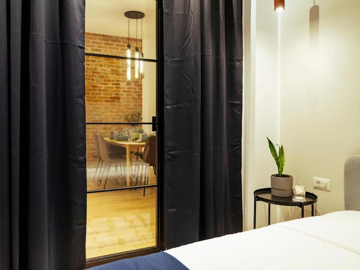 Bright 3Br Flat - Top Location - Green View Balcony Bucharest Apartment