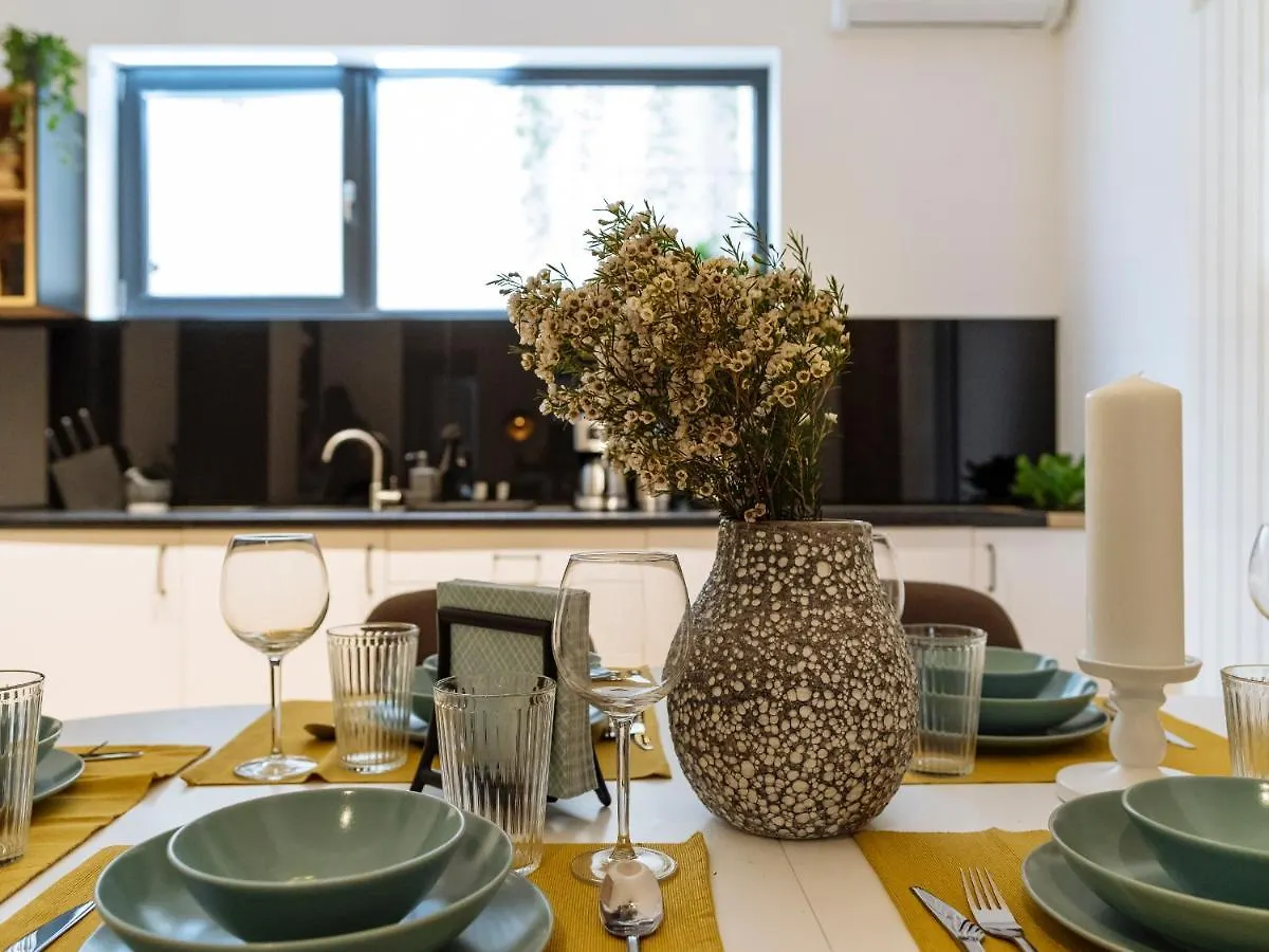 Bright 3Br Flat - Top Location - Green View Balcony Bucharest Romania