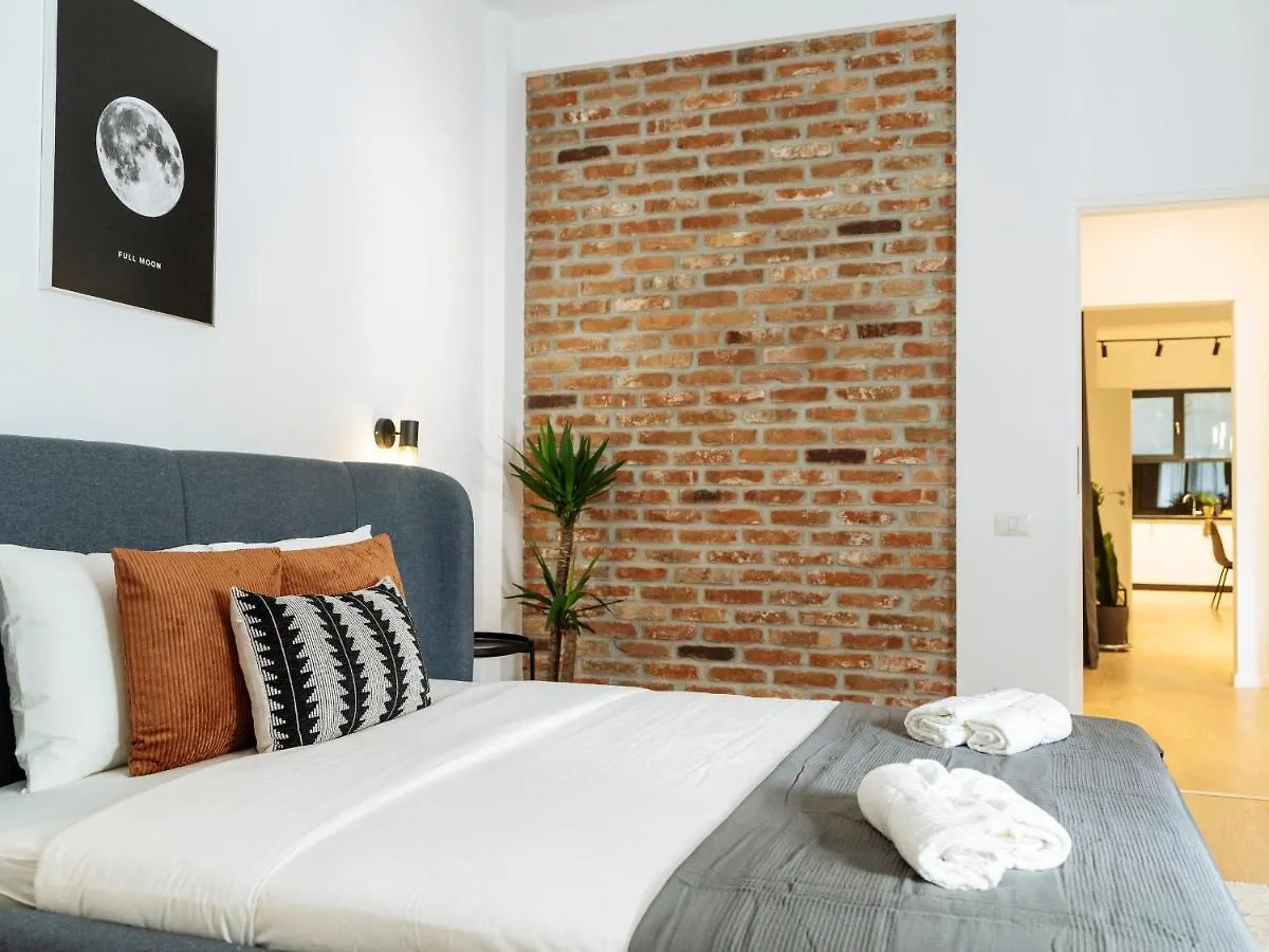 Bright 3Br Flat - Top Location - Green View Balcony Bucharest Apartment