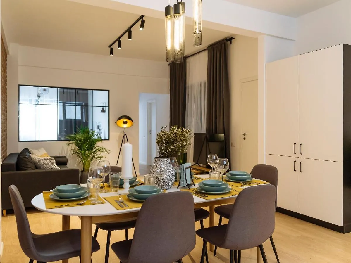 Apartment Bright 3Br Flat - Top Location - Green View Balcony Bucharest
