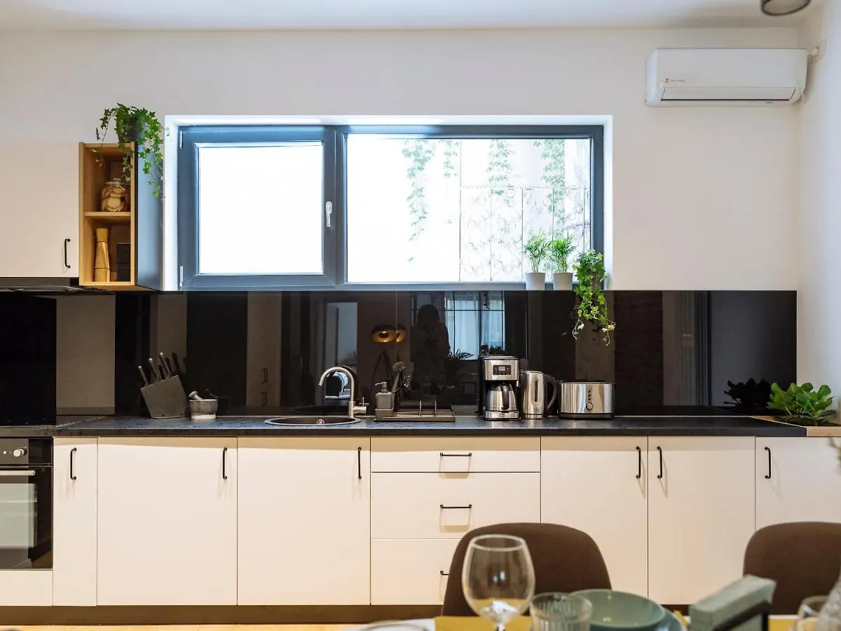 Bright 3Br Flat - Top Location - Green View Balcony Bucharest 0*,