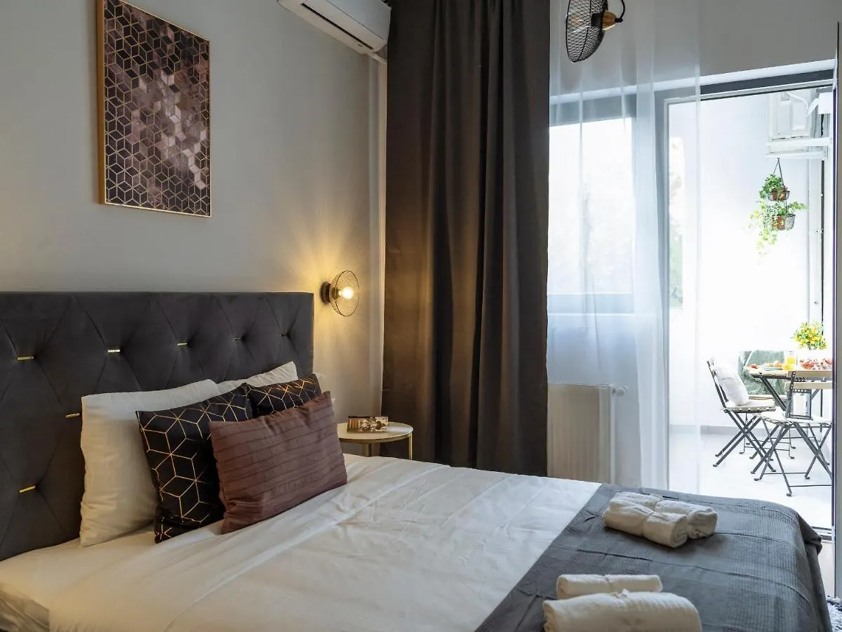 Apartment Bright 3Br Flat - Top Location - Green View Balcony Bucharest