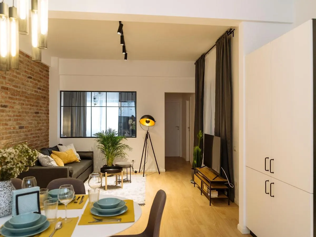 Apartment Bright 3Br Flat - Top Location - Green View Balcony Bucharest